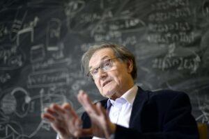 „Jaka jest cena geniuszu? Biografia Rogera Penrose’a szuka odpowiedzi”