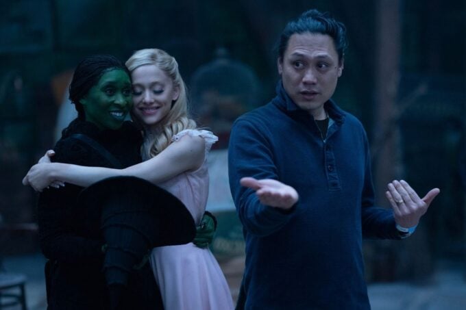 Reżyser "Wicked" Jon M. Chu Wyjaśnia Decyzję o Podziale Musicalu na Dwa Filmy